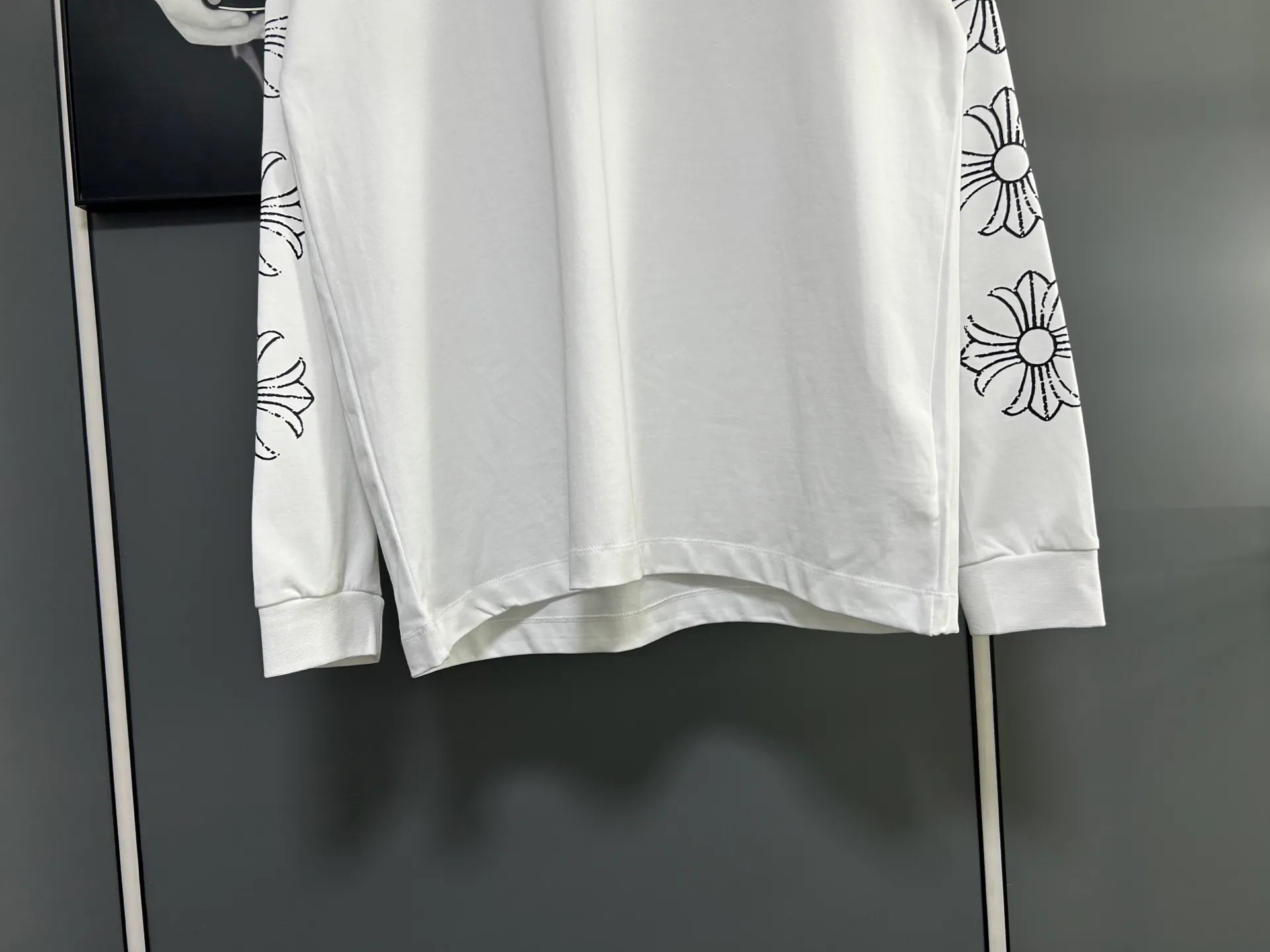 P230 2026 new (exclusive) Chrome Hearts autumn and winter limited edition heavyweight high-weight long-sleeved T-shirt, customized Dreamweaver Yayun ribbed cotton designer concept style Fabric: Heavy 380g Size: S M L XL Color: White Black
